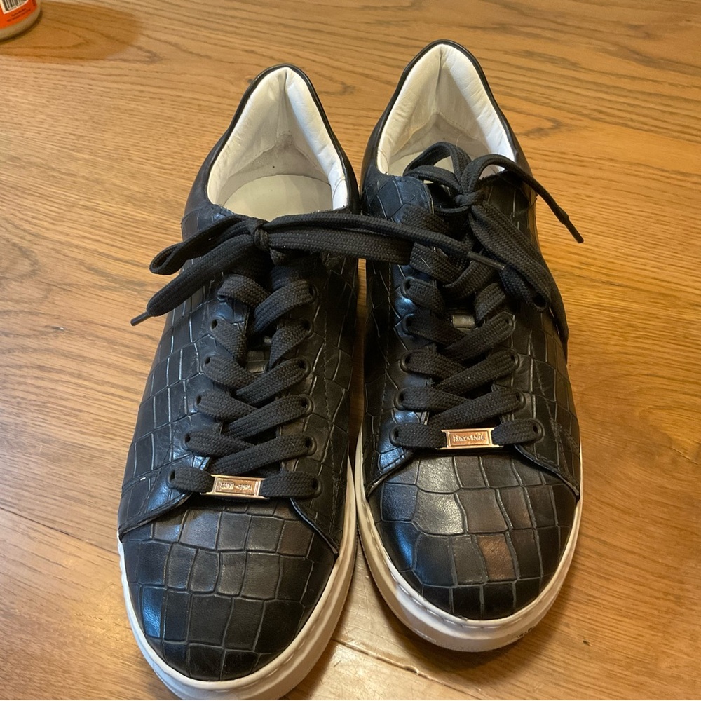 Saint and Sofia Hampstead sneaker croc